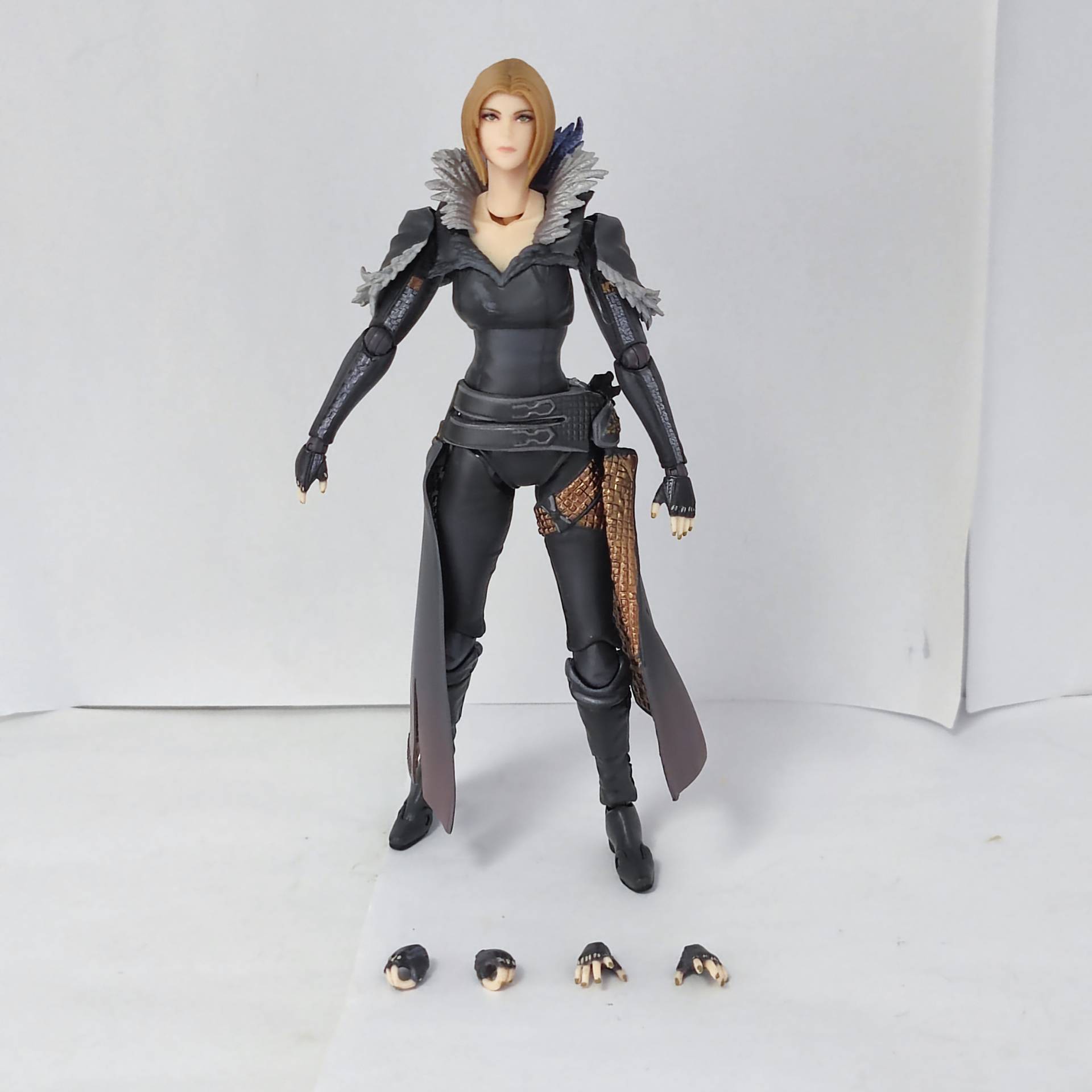 Official Loose Figure Hugo Kup - Model Kit Final Fantasy ulasan dan harga