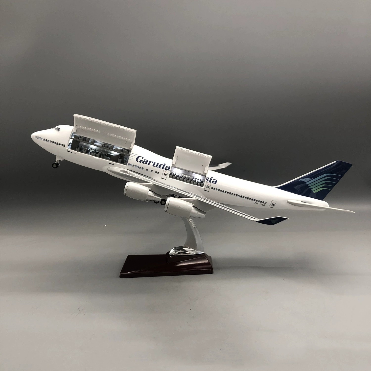 New Cabin Door Openable Garuda - Model Kit Indonesia ulasan dan harga